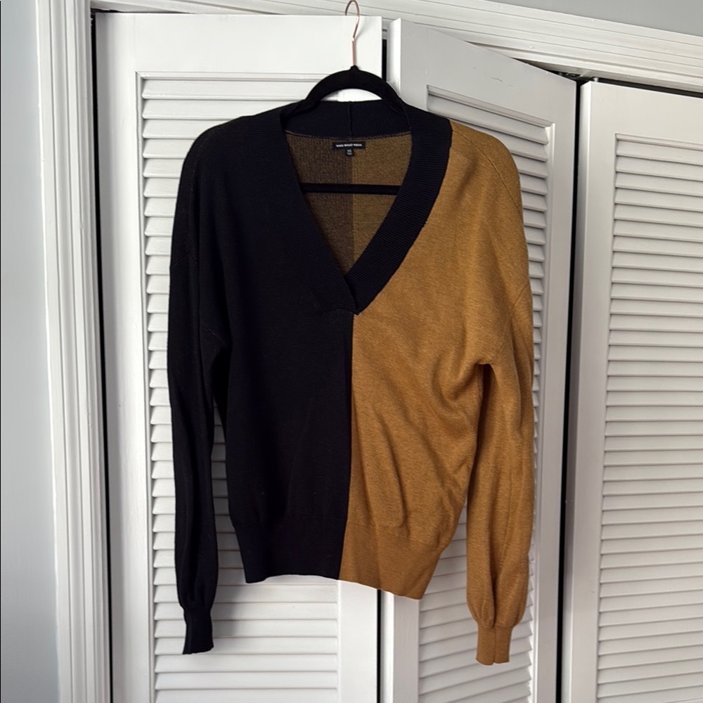 Who What Wear Two-Tone Black and Tan V-Neck Sweater